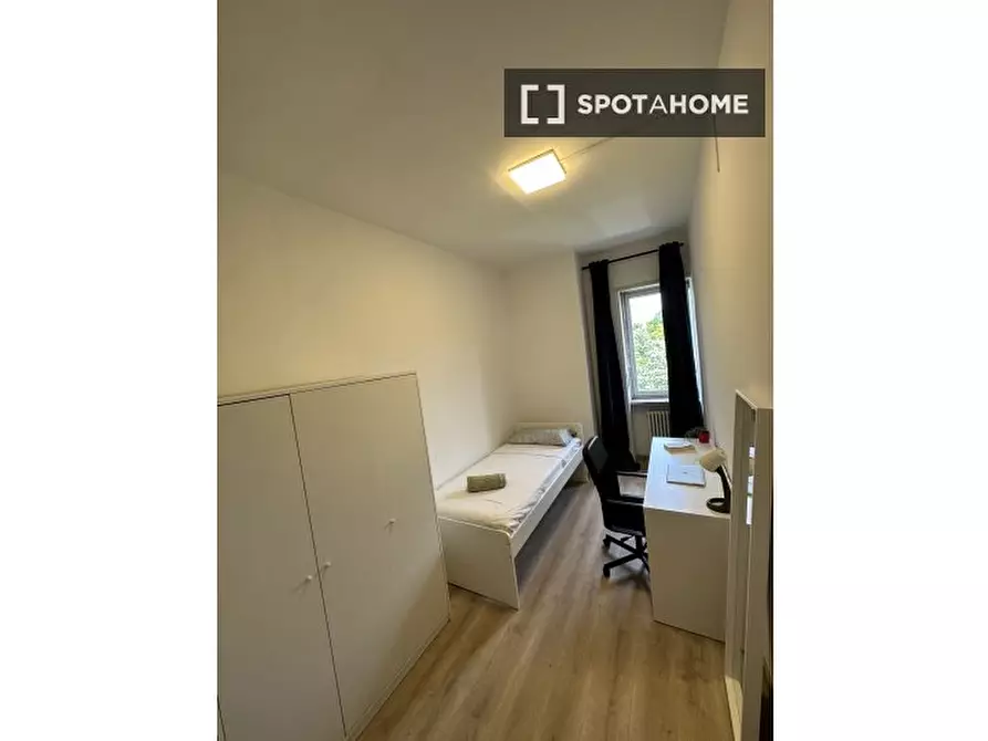 Immagine 7 di Camera condivisa in affitto  in Via Luigi Bellotti Bon a Torino