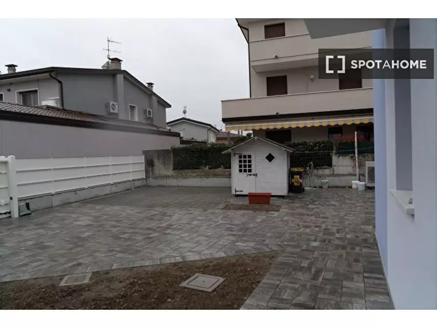 Immagine 17 di Camera condivisa in affitto  in Via Vecchia a Padova