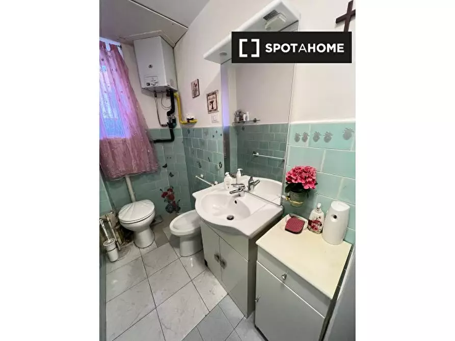 Immagine 8 di Camera condivisa in affitto  in Via Sebastiano Veniero a Roma