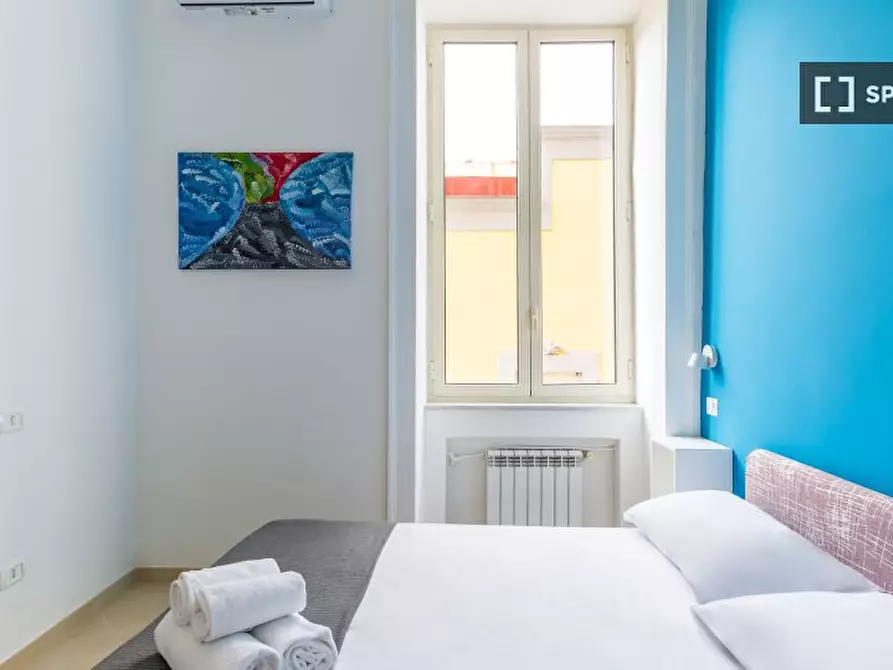 Immagine 7 di Appartamento in affitto  in Via Suor Orsola a Napoli