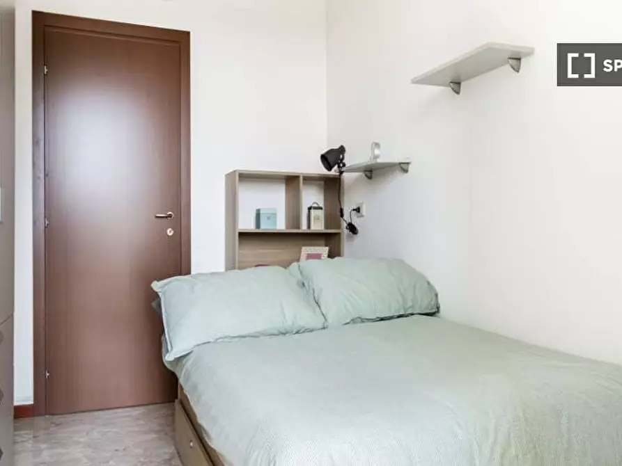 Immagine 8 di Camera condivisa in affitto  in Via Zuretti a Milano