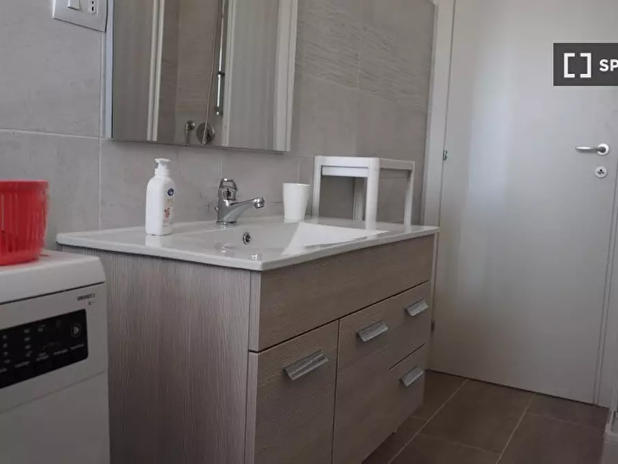 Immagine 9 di Camera condivisa in affitto  in Via Amedeo Ugolini a Torino