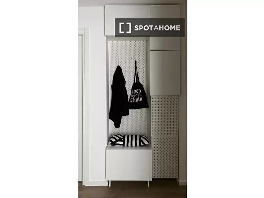 Immagine 15 di Appartamento in affitto  in Via Lario a Milano