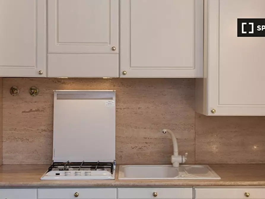 Immagine 4 di Appartamento in affitto  in Via del Gambero, 00187 Roma RM, Italy a Roma