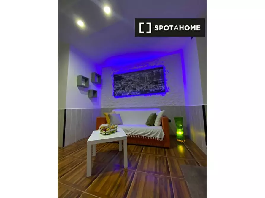 Immagine 4 di Appartamento in affitto  in Via Egiziaca a Pizzofalcone a Napoli