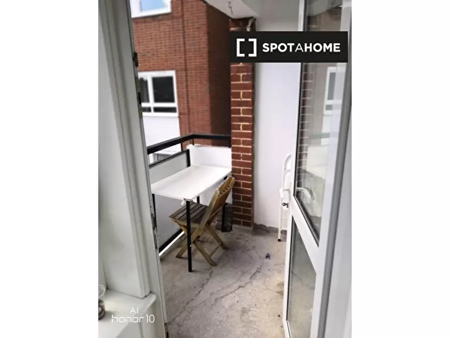 Immagine 5 di Camera condivisa in affitto  in Horton House, Field Rd, Hammersmith, London W 8HW, UK a Hammersmith