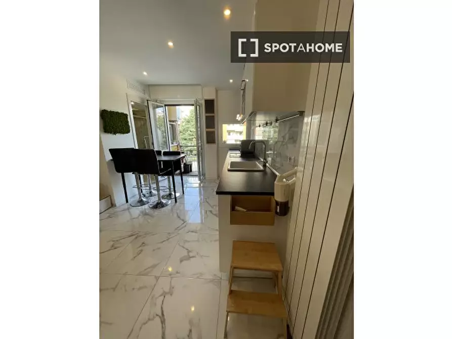 Immagine 1 di Ufficio in affitto  in Via Bari a Milano