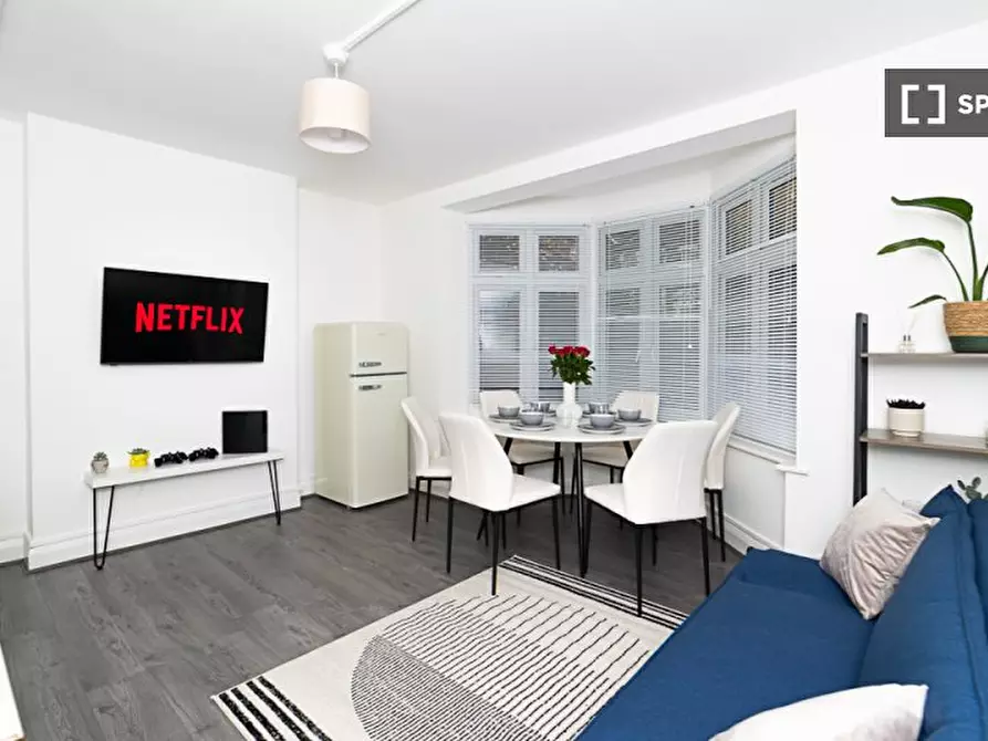 Immagine 2 di Appartamento in affitto  in Queens Ct a Walthamstow