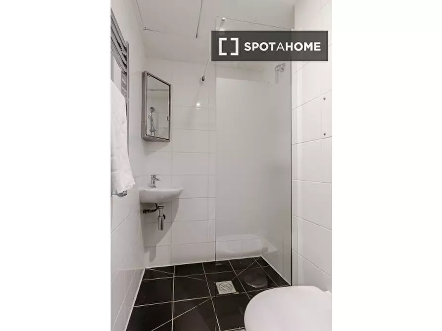 Immagine 4 di Appartamento in affitto  in Apartment a Kensington