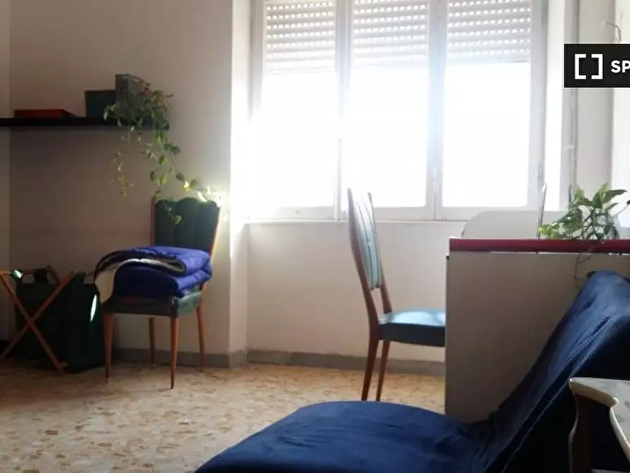 Immagine 3 di Camera condivisa in affitto  in Via Zenodossio a Roma