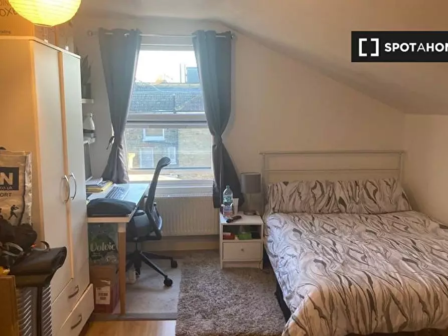 Immagine 3 di Camera condivisa in affitto  in Lower Richmond Rd. a Wandsworth