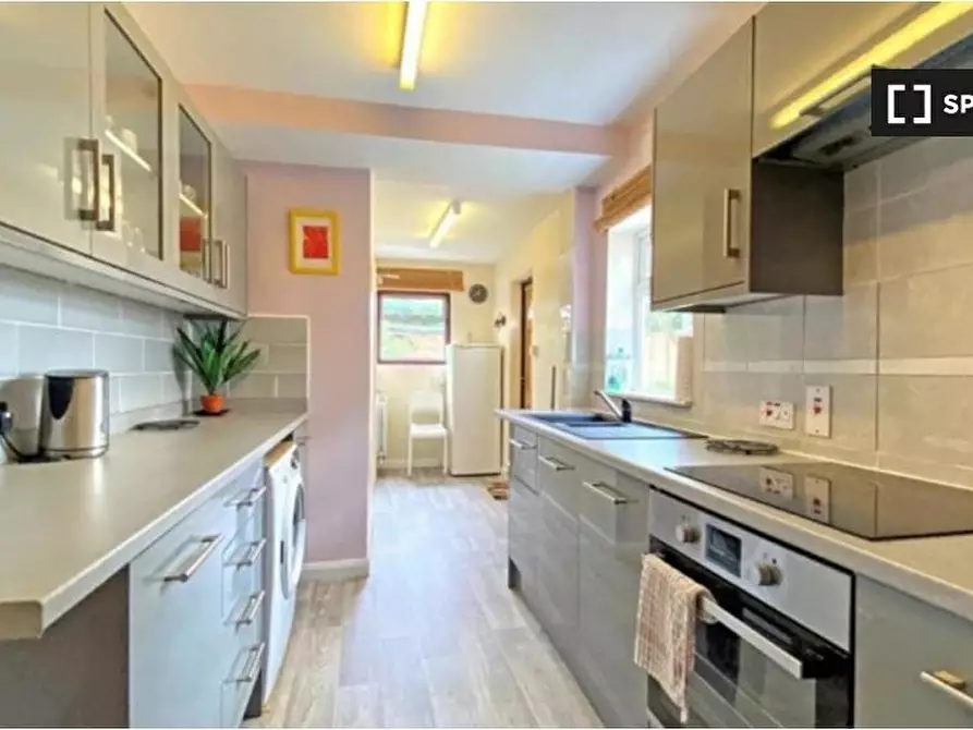 Immagine 3 di Camera condivisa in affitto  in Falling Ln a Hillingdon