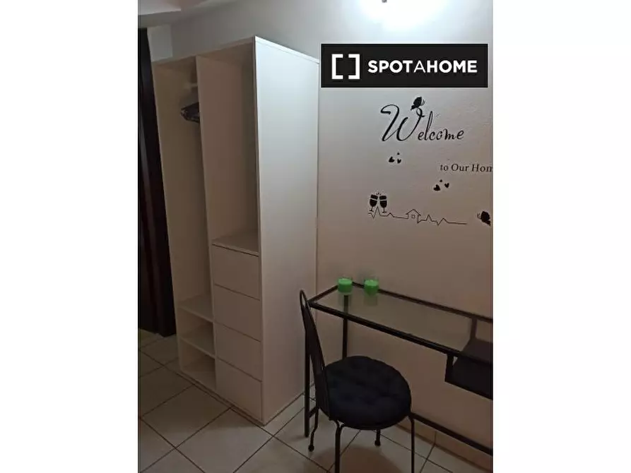 Immagine 4 di Camera condivisa in affitto  in Via Fraconalto a Roma