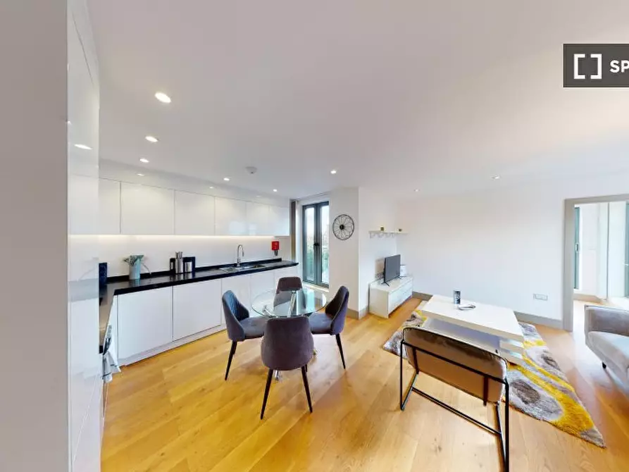 Immagine 2 di Appartamento in affitto  in A Stile Hall Parade a Hounslow
