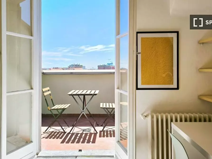 Immagine 16 di Camera condivisa in affitto  in Via Vigevano a Milano