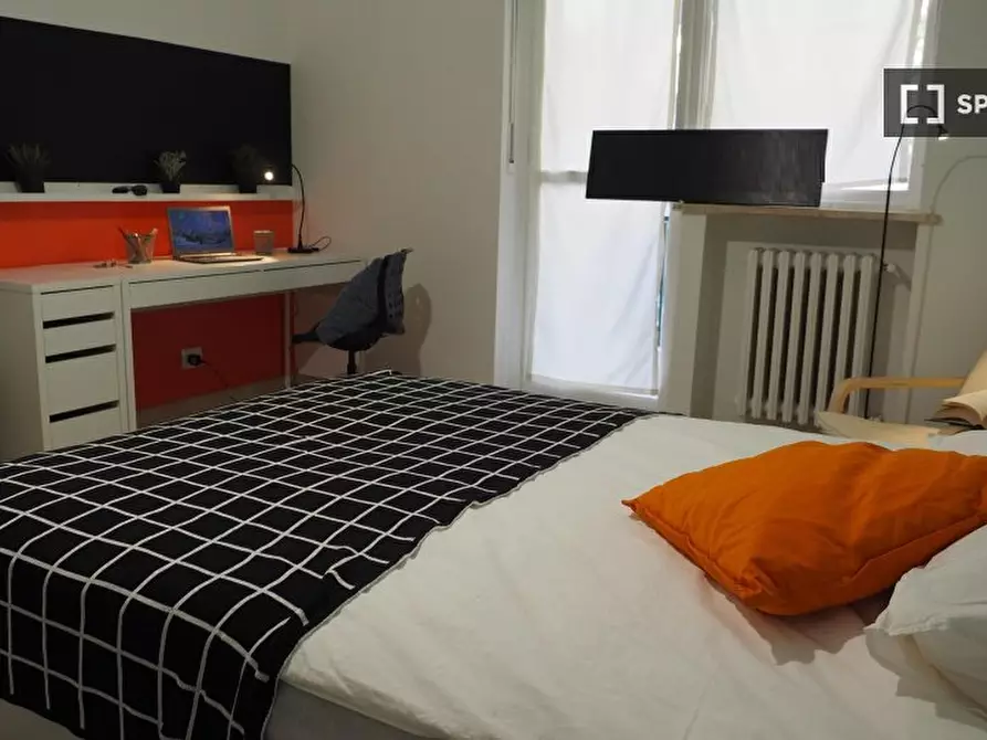 Immagine 5 di Camera condivisa in affitto  in Via Amedeo Ugolini a Torino