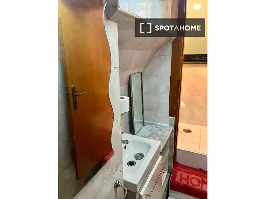 Immagine 10 di Appartamento in affitto  in Via Pellegrini a Napoli