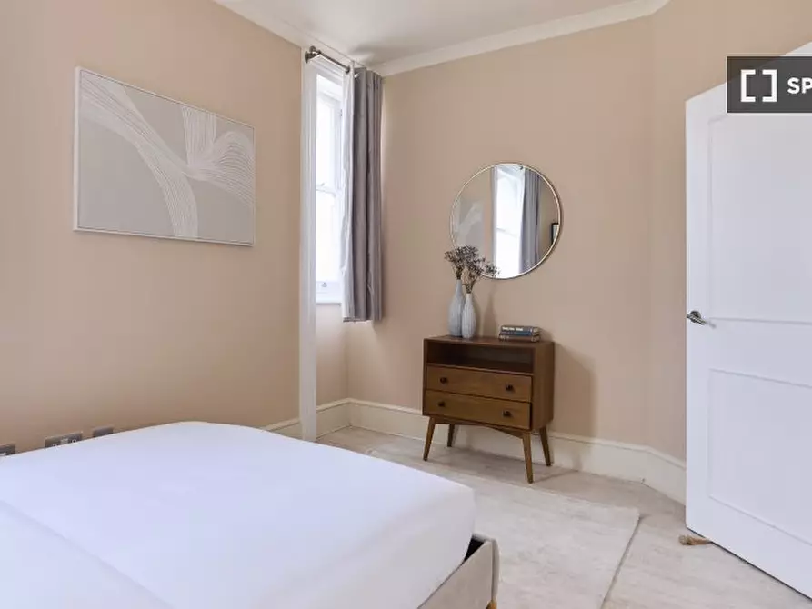 Immagine 8 di Appartamento in affitto  in Queensberry Place a Kensington