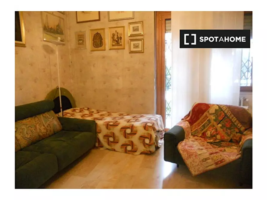 Immagine 6 di Camera condivisa in affitto  in Via Mincio a Milano