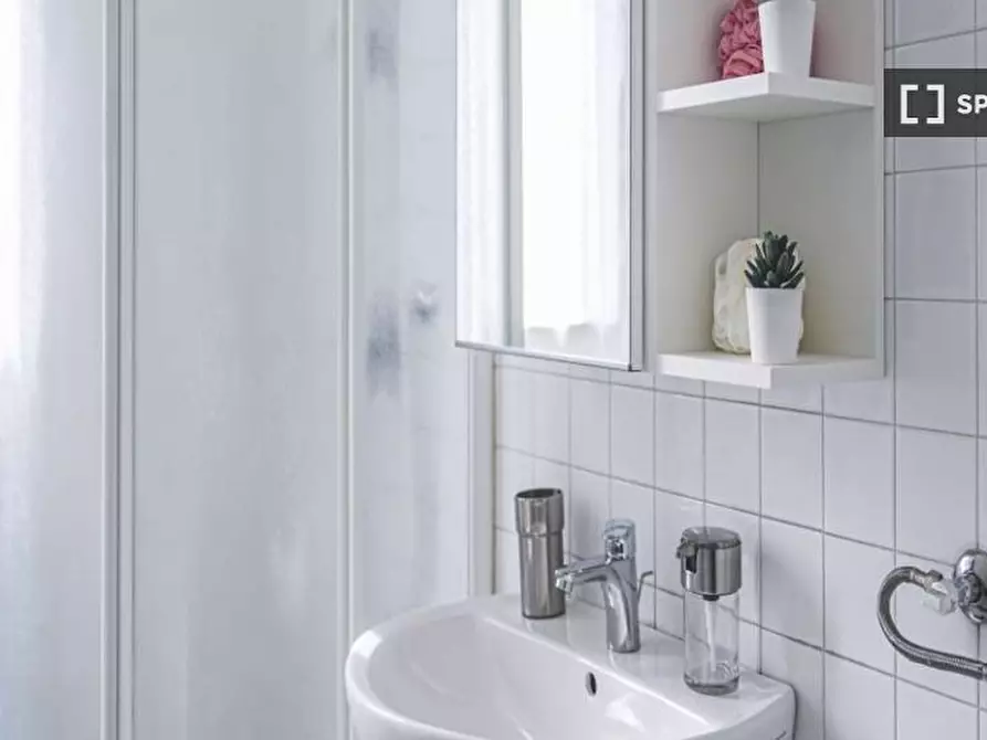 Immagine 14 di Camera condivisa in affitto  in Viale Legioni Romane Milan a Milano