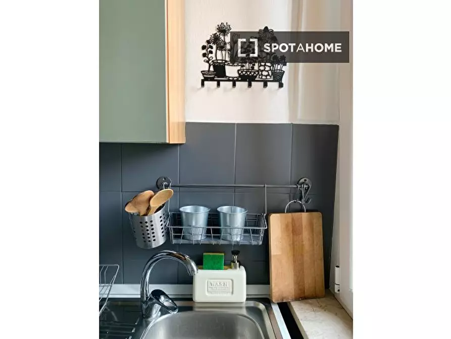 Immagine 2 di Ufficio in affitto  in Via Giambellino a Milano