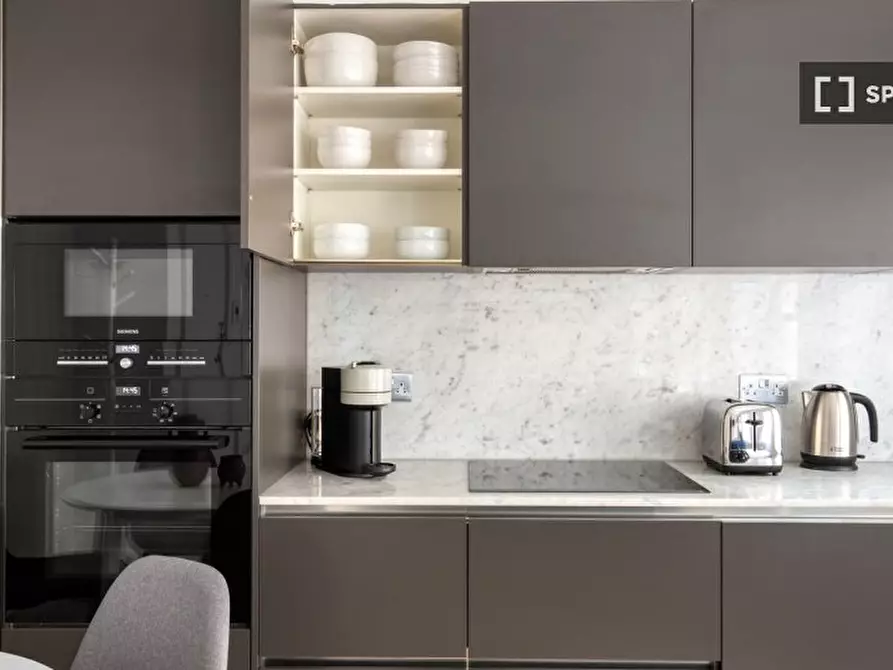 Immagine 7 di Appartamento in affitto  in Lovat Ln a 