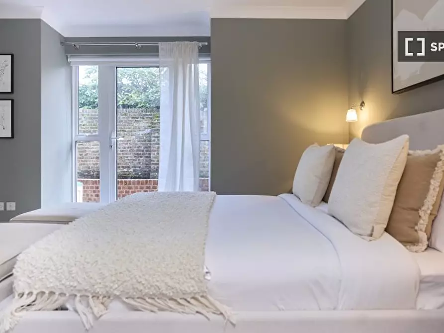 Immagine 12 di Appartamento in affitto  in Graces Mews a Paddington