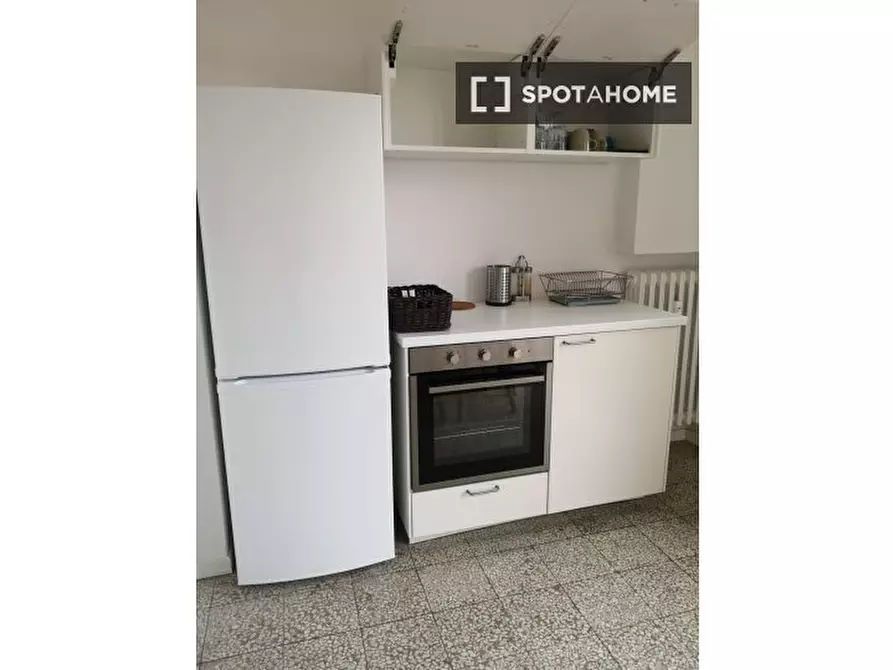 Immagine 5 di Camera condivisa in affitto  in Corso Svizzera a Torino