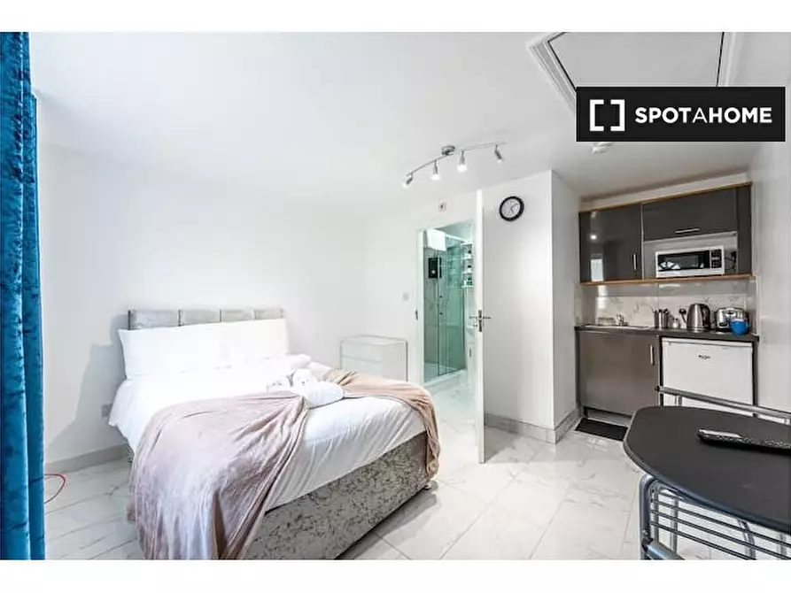 Immagine 2 di Ufficio in affitto  in Flat a Barnet