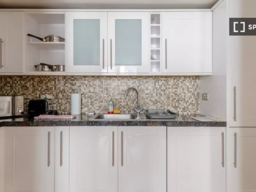 Immagine 15 di Appartamento in affitto  in Earls Ct Rd a Kensington
