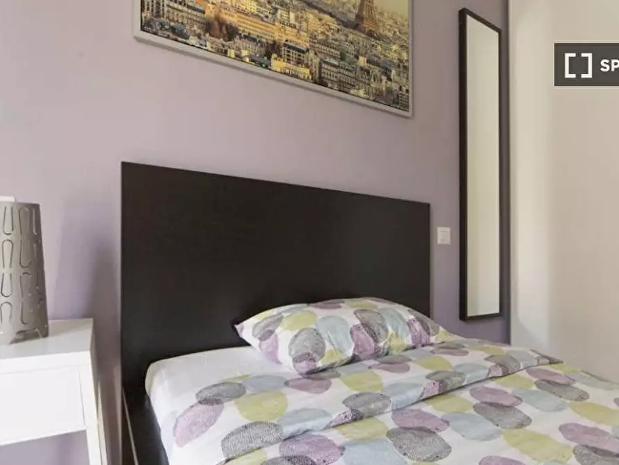 Immagine 2 di Camera condivisa in affitto  in Via Valvassori Peroni a Milano