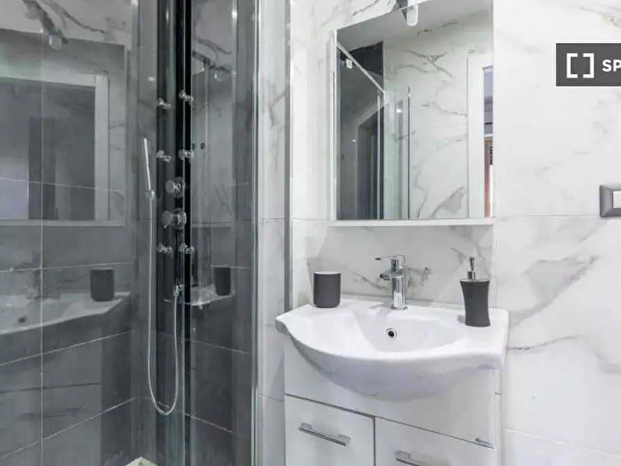 Immagine 8 di Appartamento in affitto  in Via degli Enotri a Roma