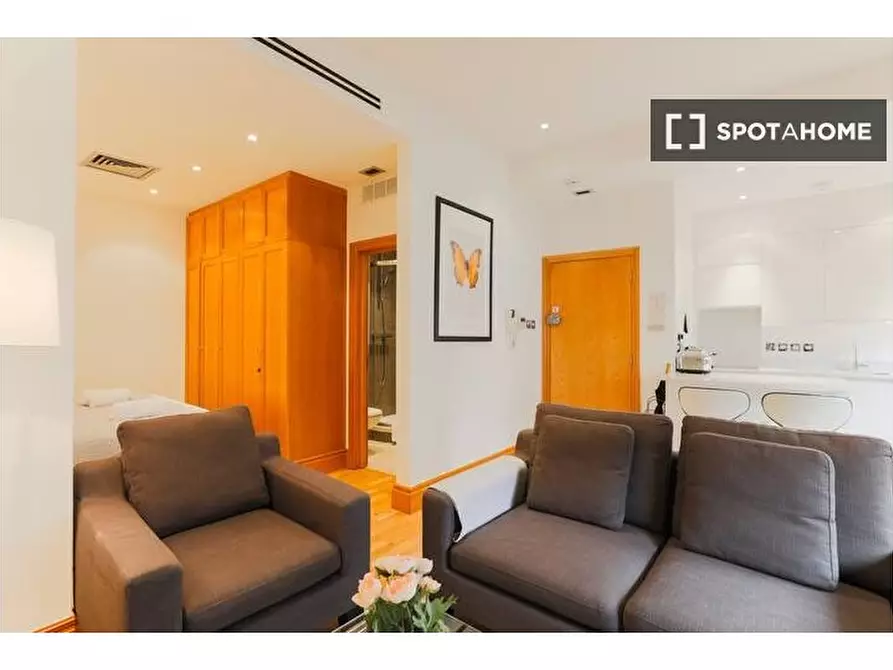 Immagine 5 di Ufficio in affitto  in Monument St a 