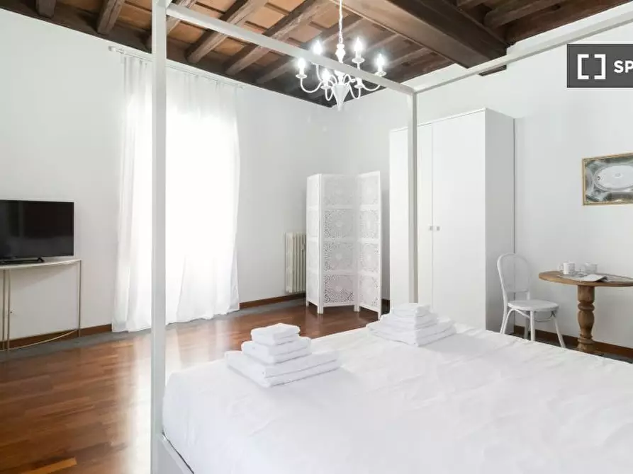 Immagine 14 di Appartamento in affitto  in Via Dei Cappuccini a Roma