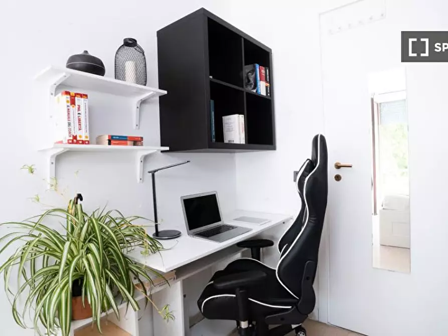 Immagine 11 di Camera condivisa in affitto  in Viale Papiniano a Milano