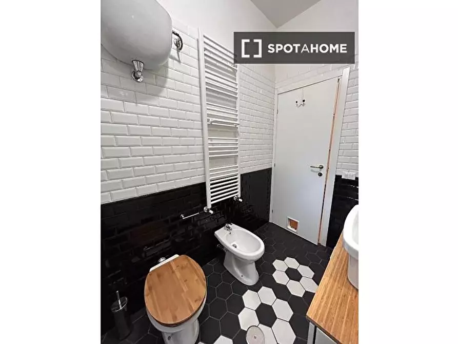 Immagine 8 di Appartamento in affitto  in Via Novacella a Roma