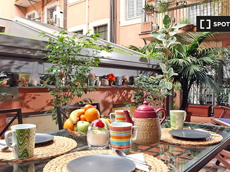 Immagine 7 di Appartamento in affitto  in Via del Monte della Farina a Roma