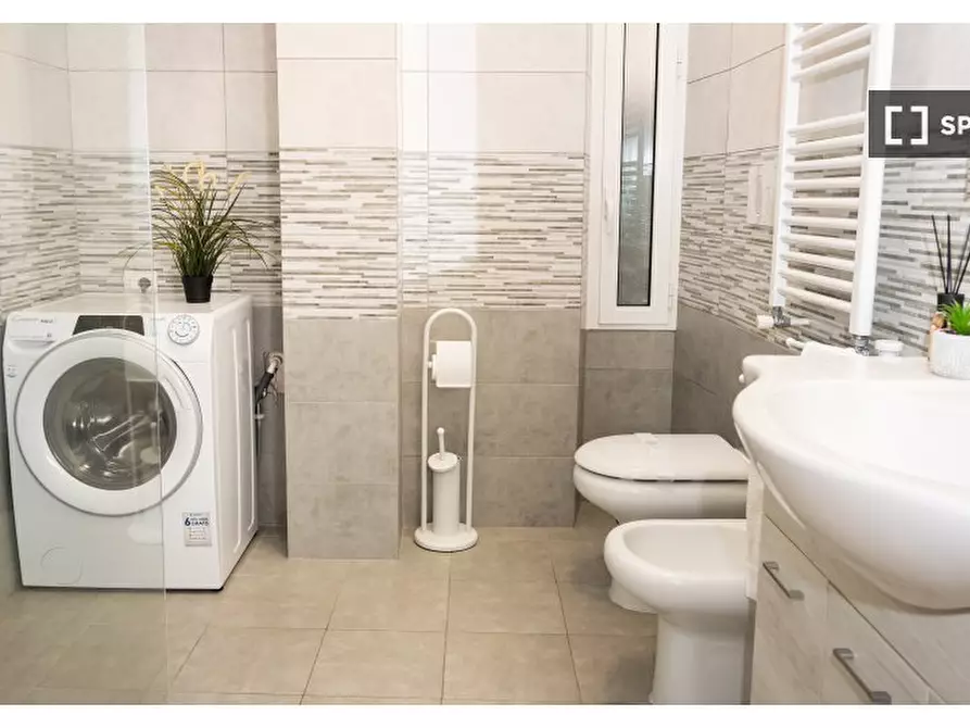 Immagine 6 di Appartamento in affitto  in Via Alessandria a Roma