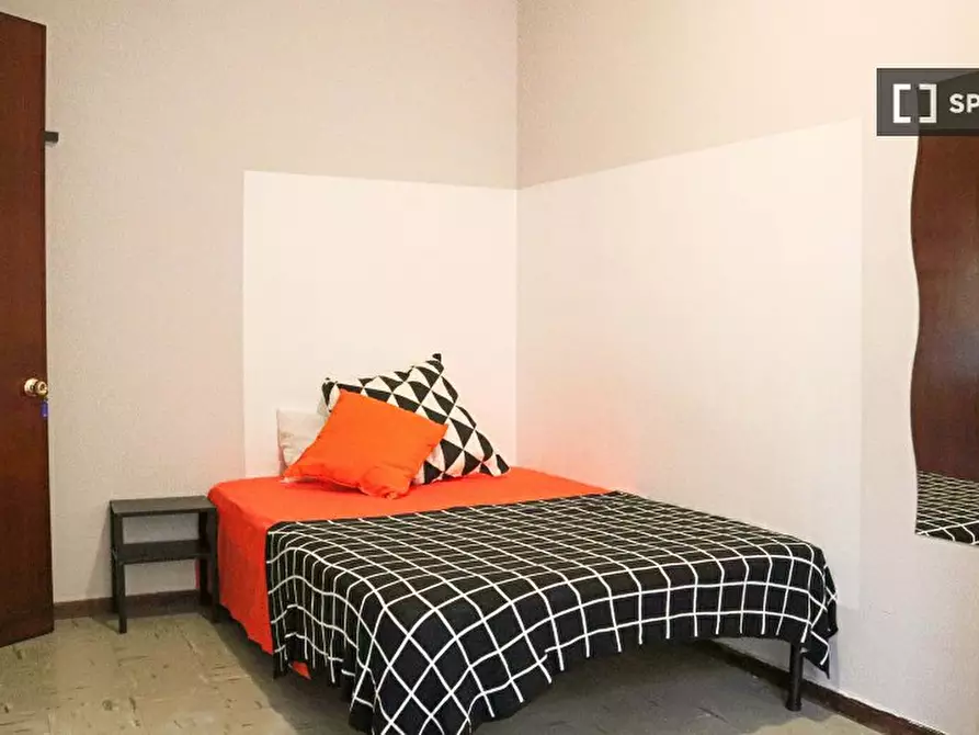 Immagine 4 di Camera condivisa in affitto  in Via tigellio a Cagliari