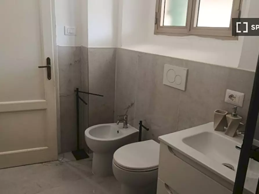 Immagine 9 di Camera condivisa in affitto  in Via Francesco Calzolari a Firenze