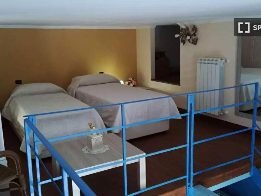 Immagine 2 di Camera condivisa in affitto  in Via Santa Maria delle Grazie a Loreto a Napoli