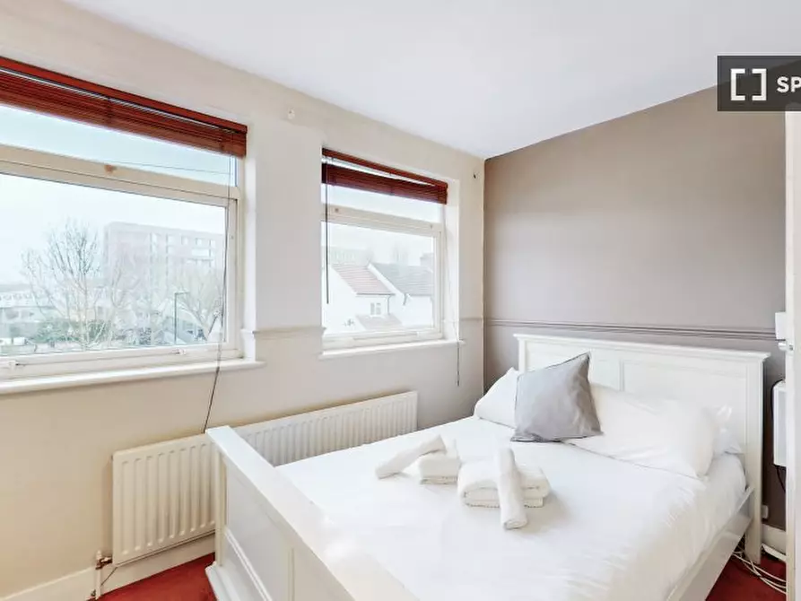 Immagine 9 di Appartamento in affitto  in Roman Rd a East Ham
