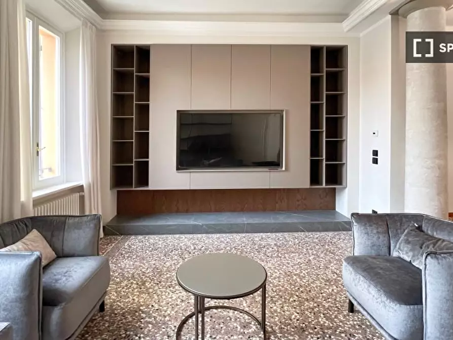 Immagine 1 di Appartamento in affitto  in Via Santo Stefano a Bologna