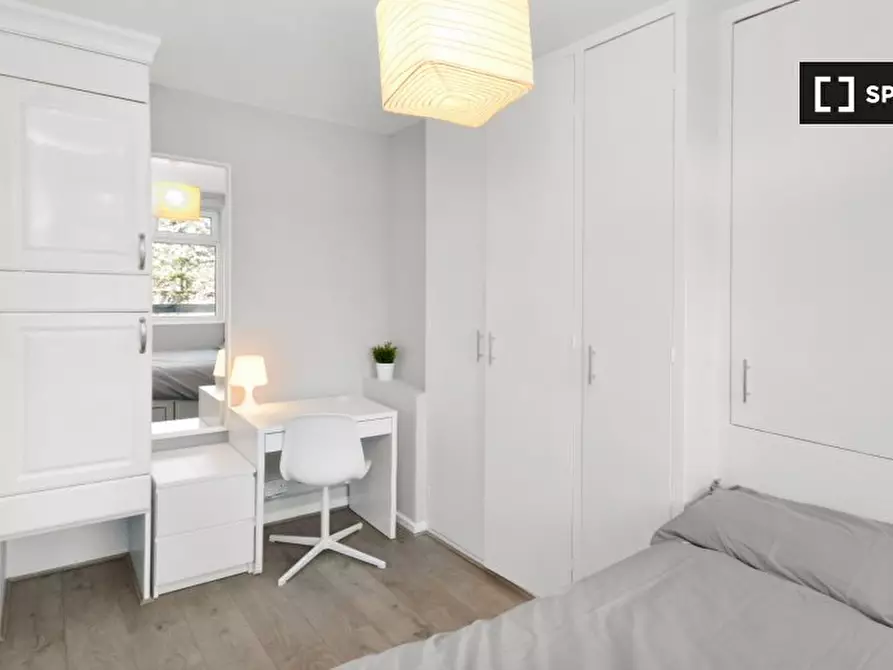 Immagine 9 di Camera condivisa in affitto  in Candy St a Poplar