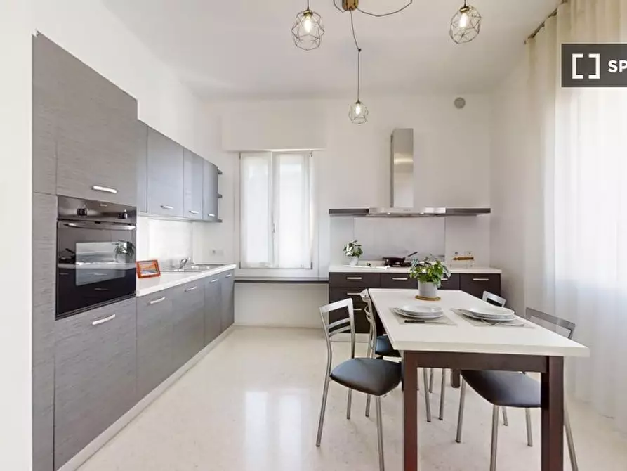 Immagine 8 di Camera condivisa in affitto  in CORSO milano a Padova