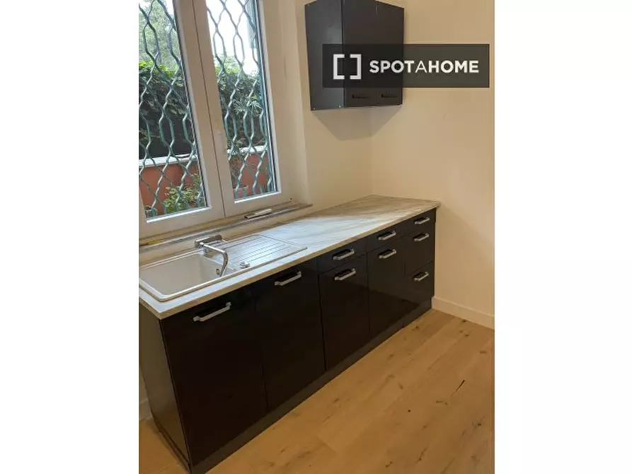 Immagine 15 di Appartamento in affitto  in Via Vitellia a Roma
