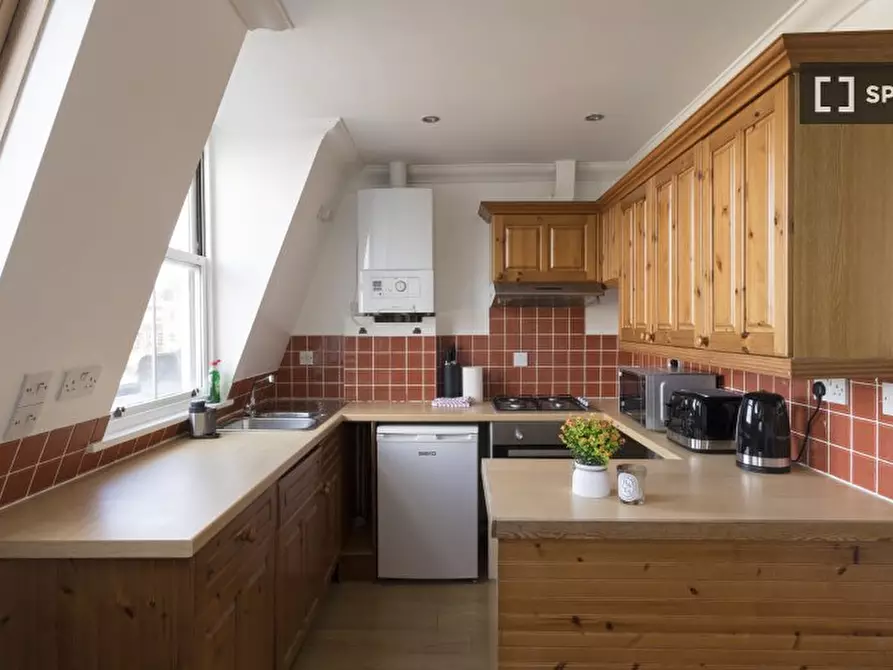 Immagine 6 di Appartamento in affitto  in flat a 