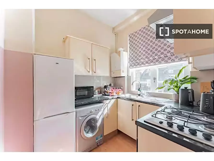 Immagine 13 di Appartamento in affitto  in West Hill a Wandsworth
