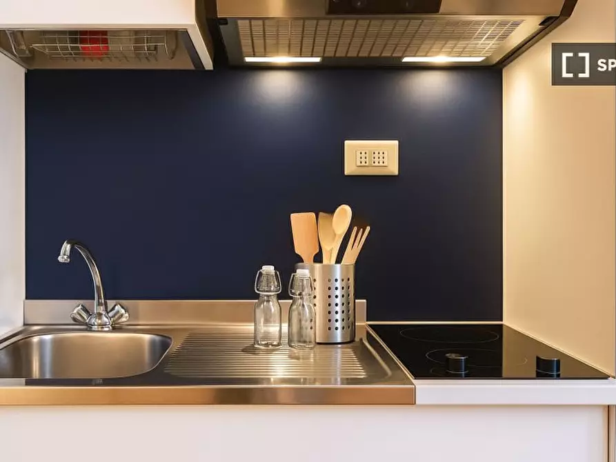 Immagine 6 di Ufficio in affitto  in Via Giovanni Battista Pergolesi a Milano