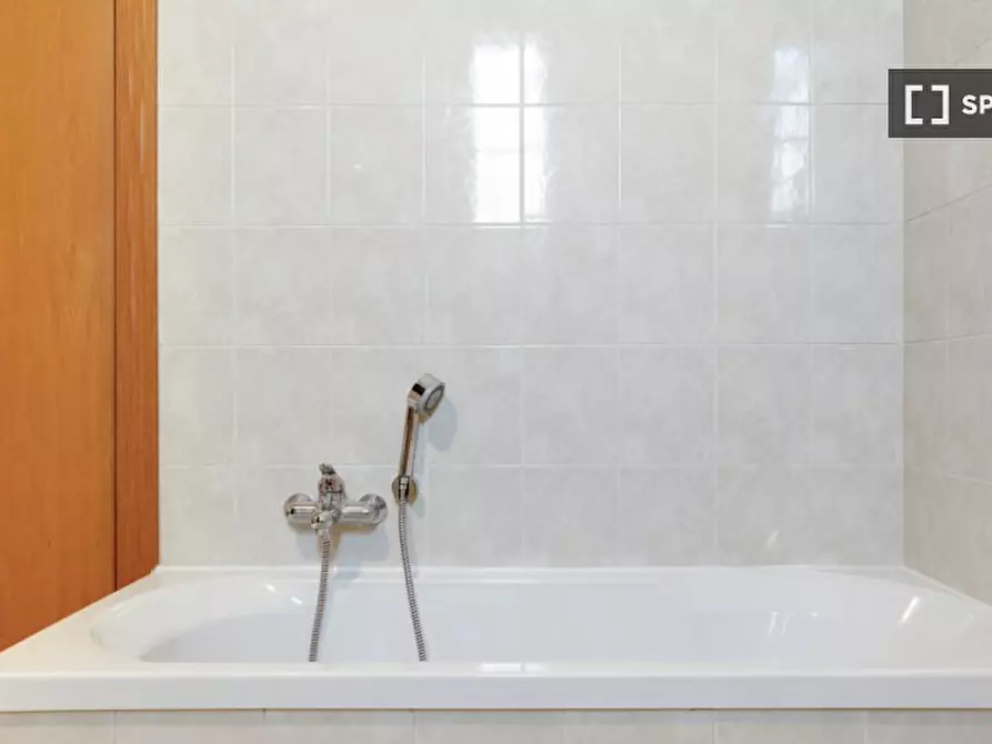 Immagine 8 di Camera condivisa in affitto  in Via Correggio a Milano